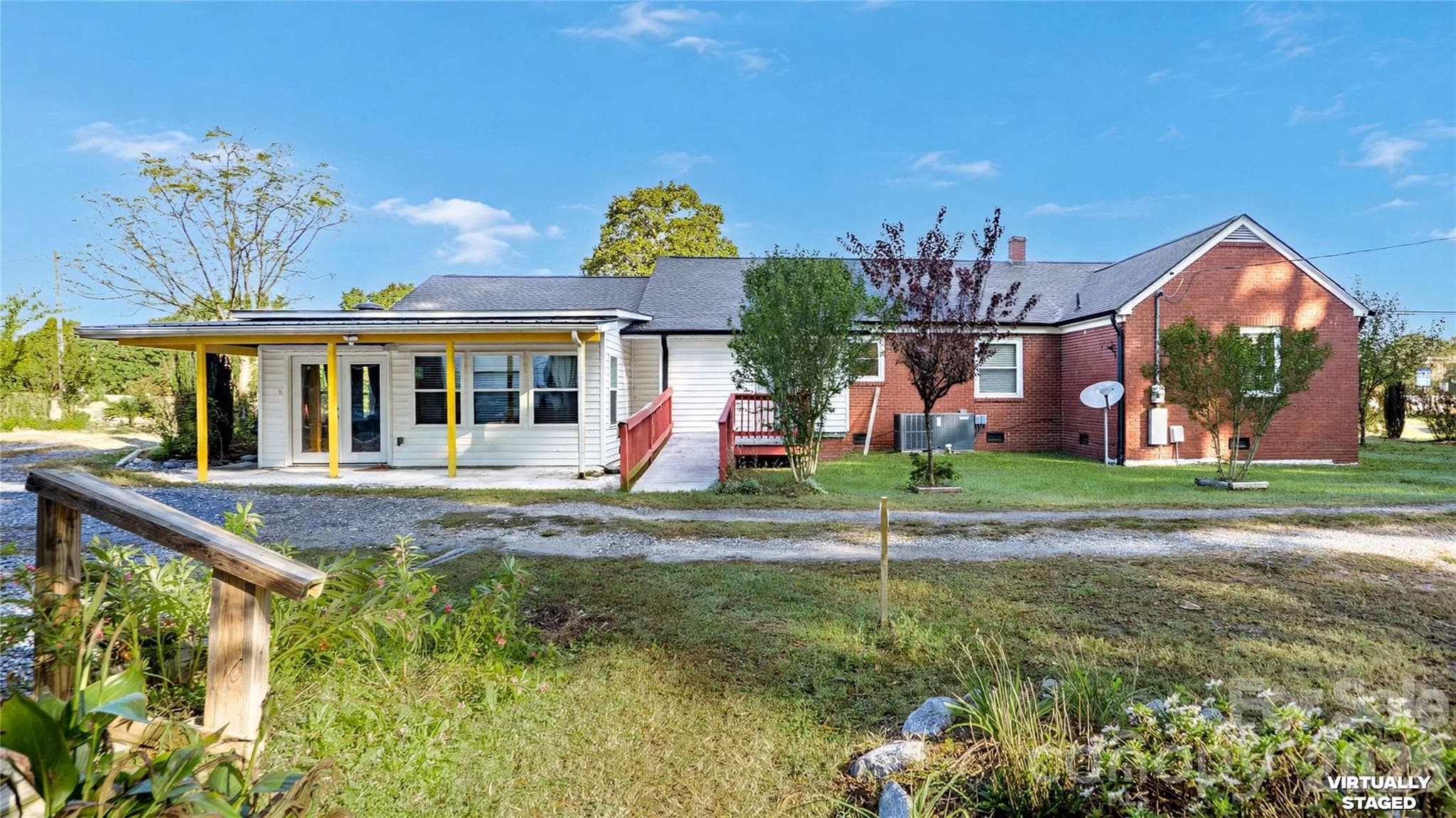 Single Family Residence at 2340 E NC 24/27 Road, Biscoe, photo 4 of 45
