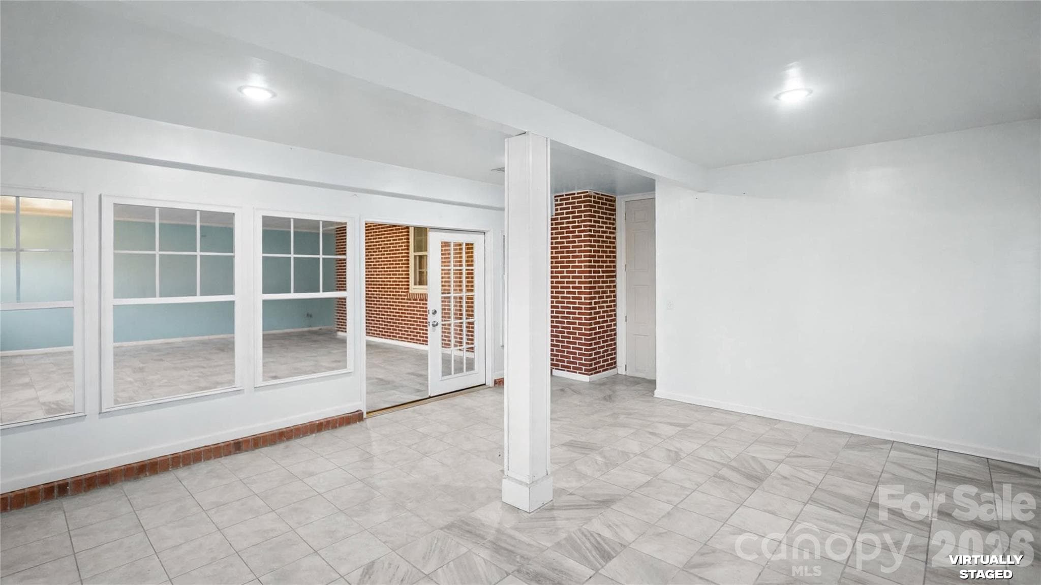 Sunroom with Jacuzzi Enhanced - 2340 E NC 24/27 Road, Biscoe