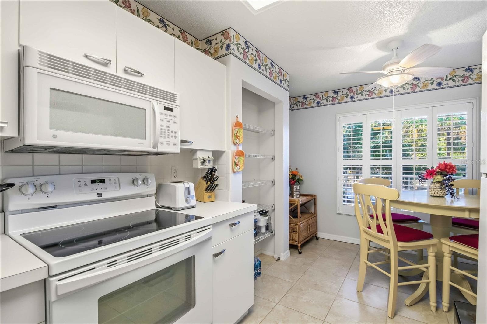 Condominium at 3950 IRONWOOD CIR #205, BRADENTON, photo 9 of 37