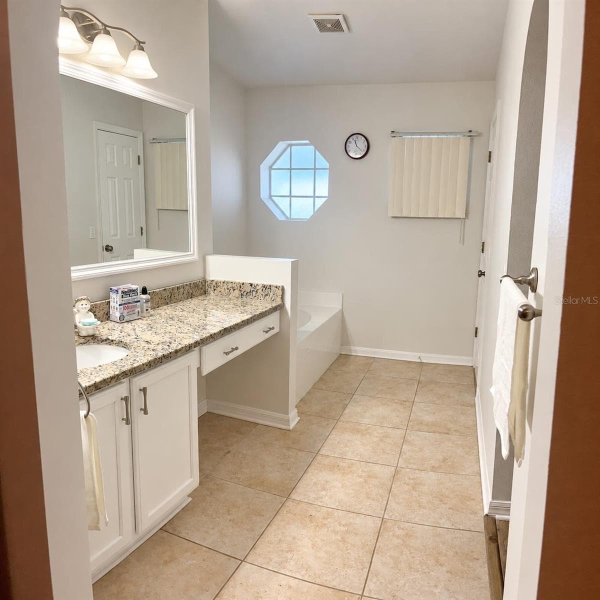 master bathroom - 304 MARION OAKS TRL, OCALA