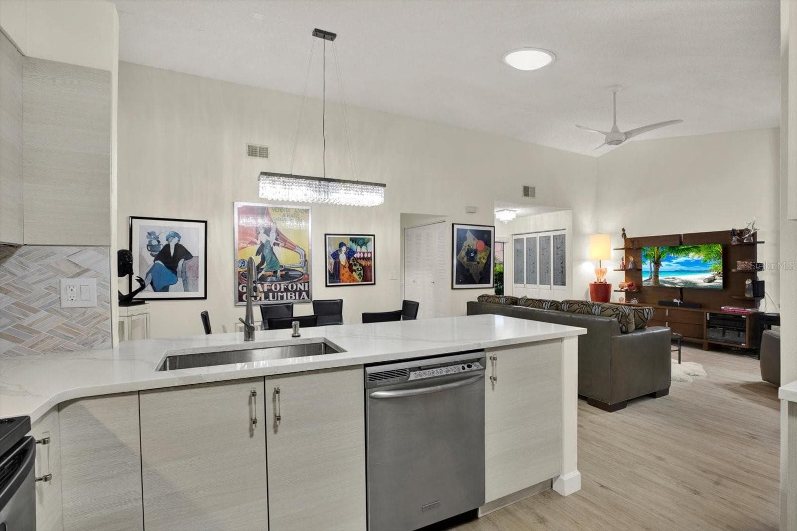 Kitchen Pass-Through - 3433 HILLMOOR DR, PALM HARBOR