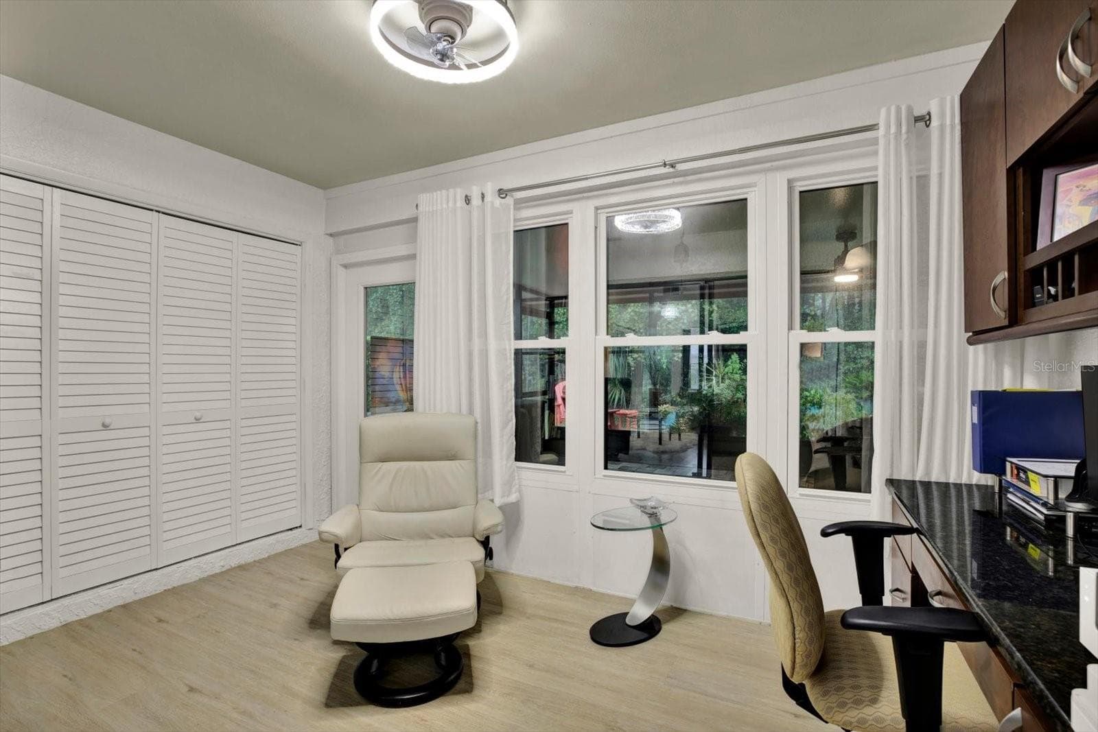 Huracan proof window - 3433 HILLMOOR DR, PALM HARBOR