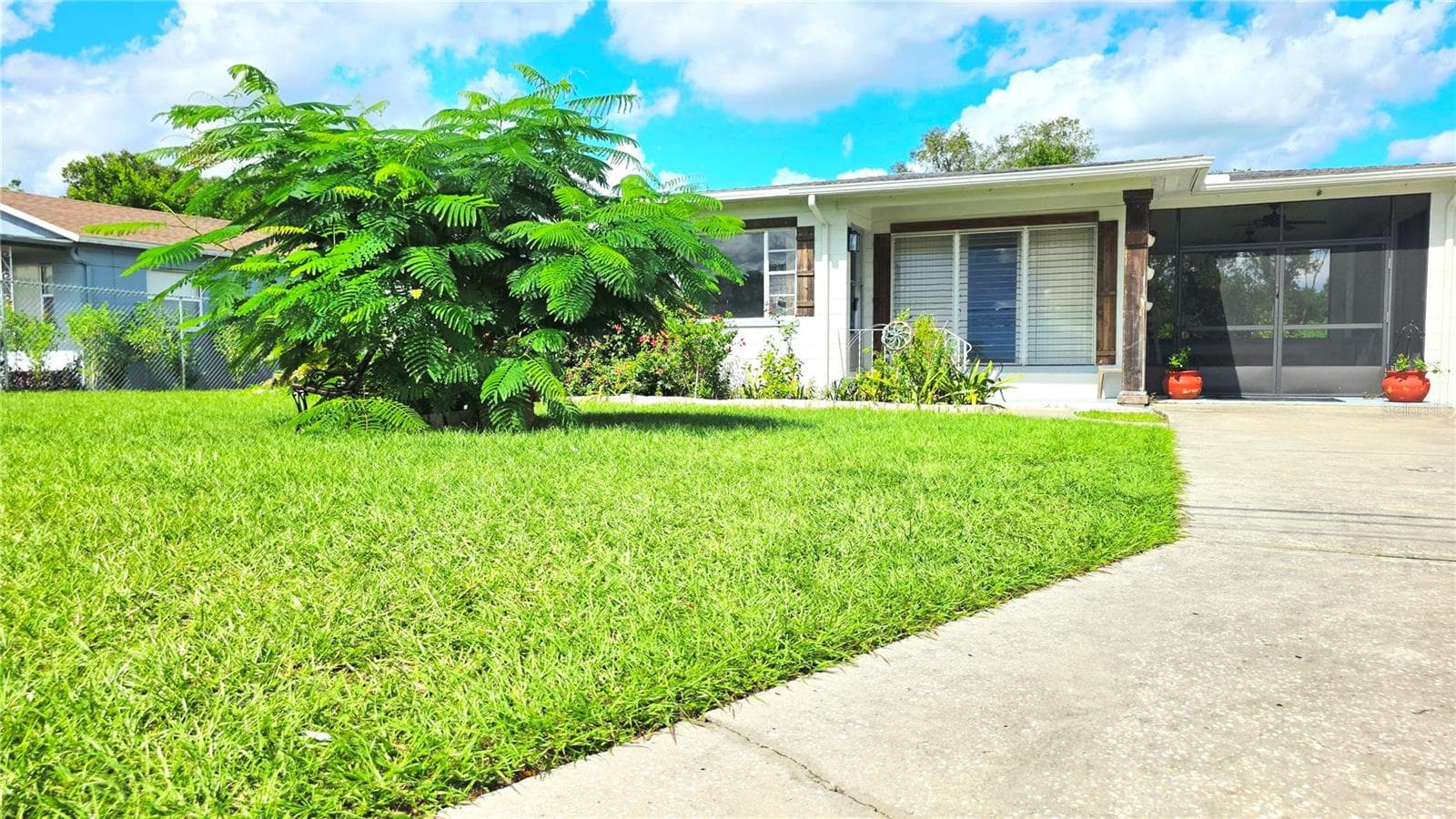 Single Family Residence at 213 W CRAWFORD ST, LAKELAND, photo 3 of 87