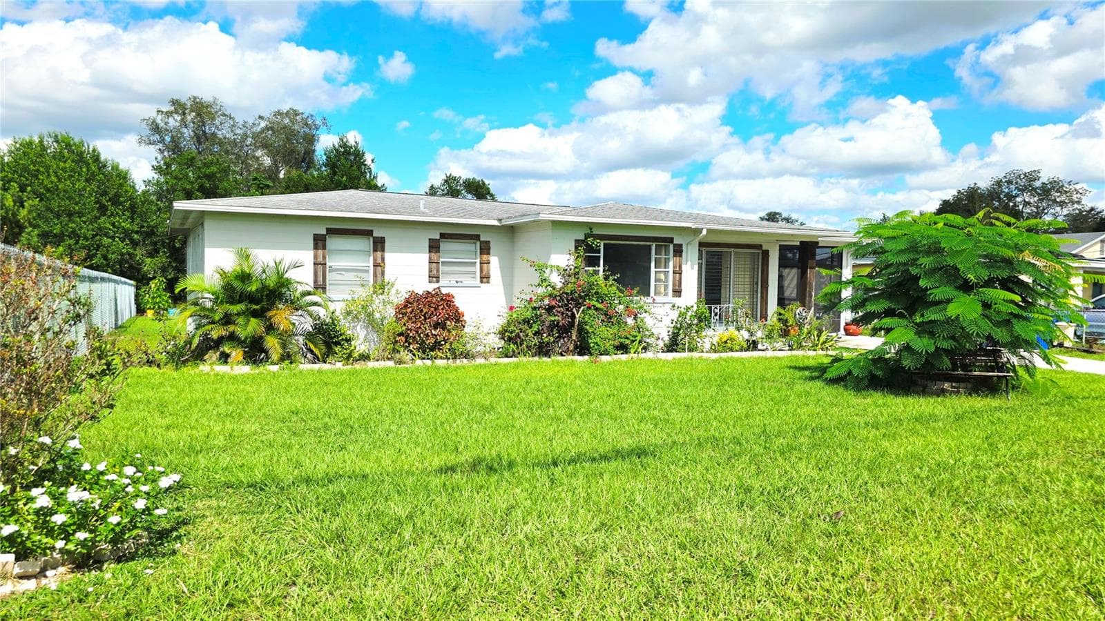 Single Family Residence at 213 W CRAWFORD ST, LAKELAND, photo 4 of 87
