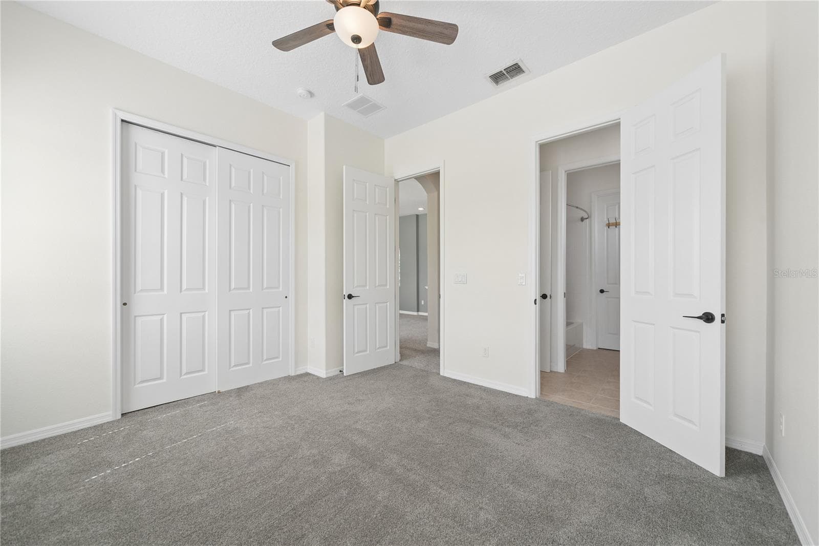 Bedroom 4 showing shared ensuite. - 16169 BRISTOL LAKE CIR, ORLANDO