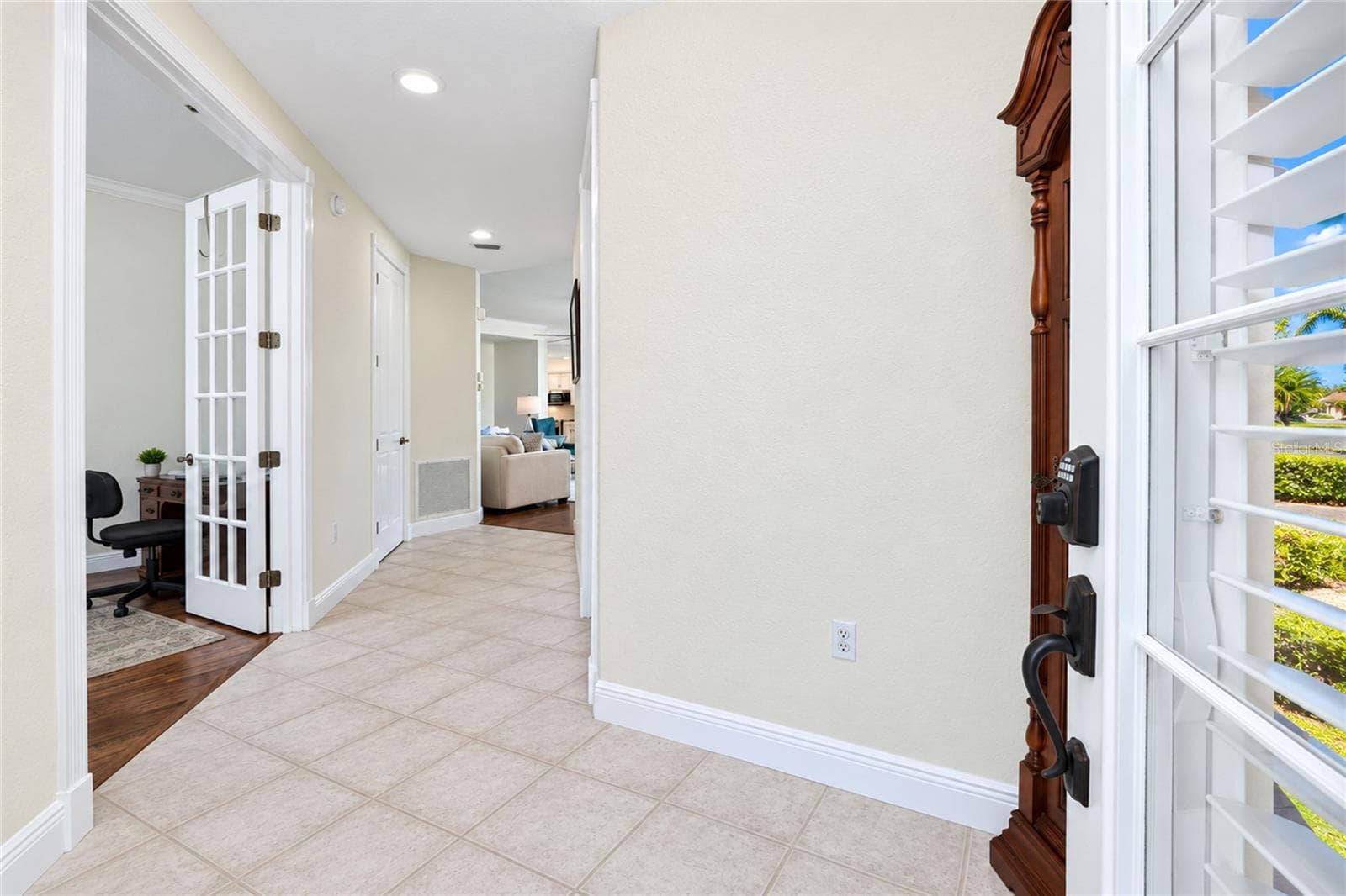 Condominium at 197 TARPON COVE BLVD #611, PUNTA GORDA, photo 6 of 75