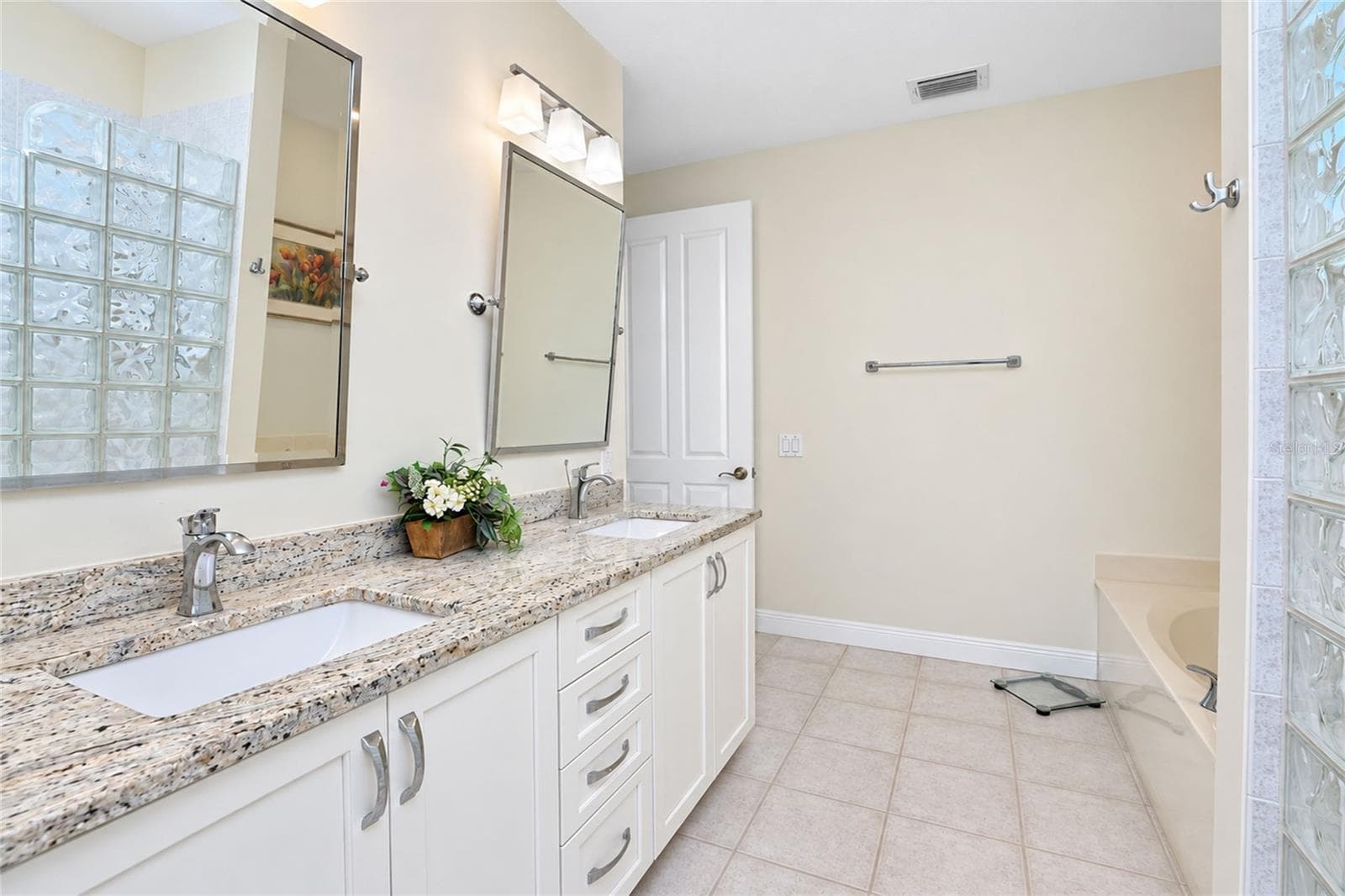 Condominium at 197 TARPON COVE BLVD #611, PUNTA GORDA, photo 54 of 75