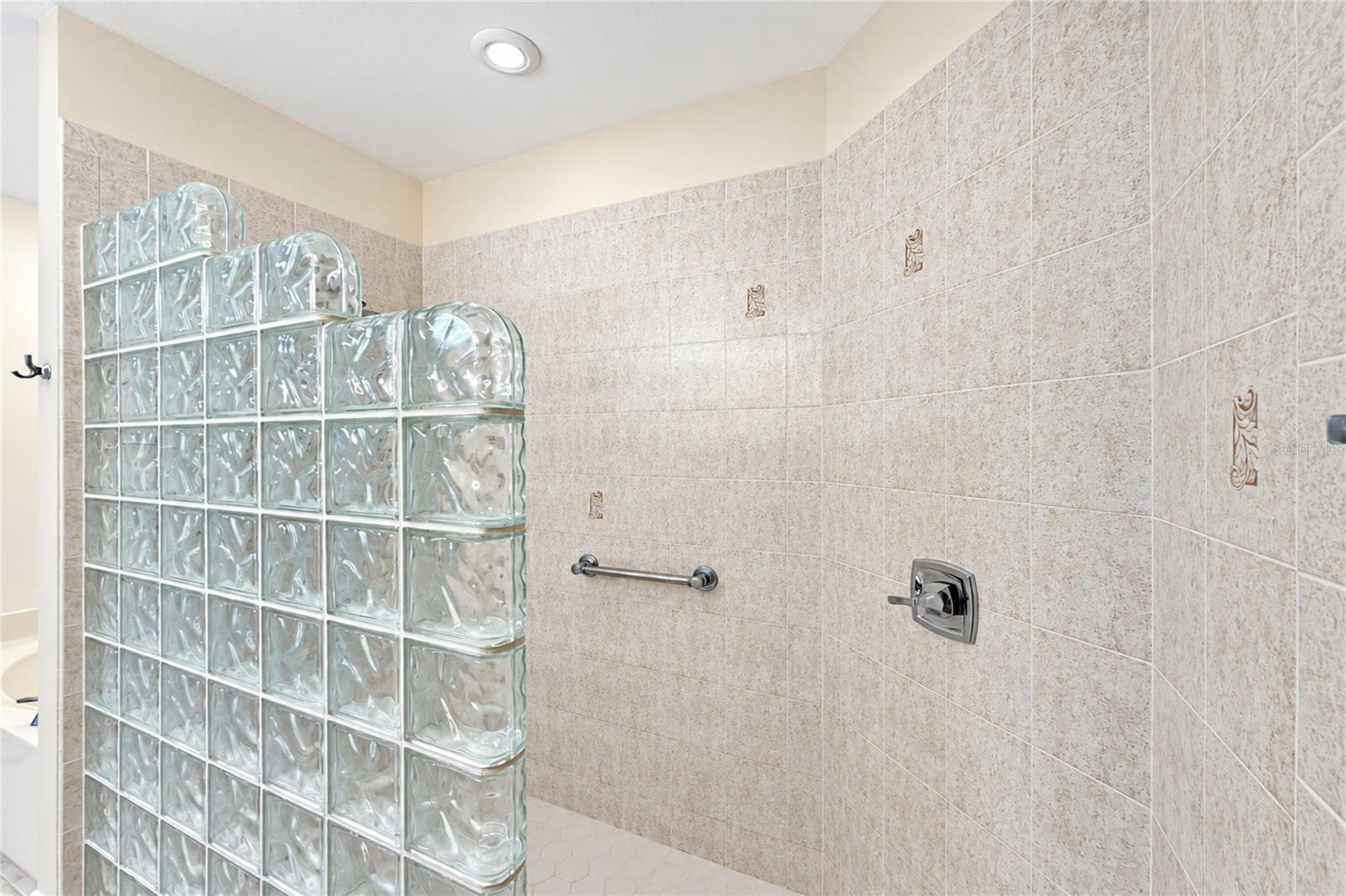 Condominium at 197 TARPON COVE BLVD #611, PUNTA GORDA, photo 55 of 75
