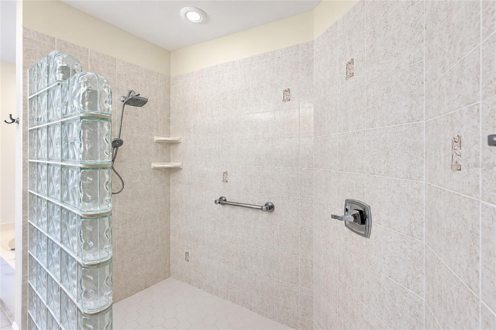 Condominium at 197 TARPON COVE BLVD #611, PUNTA GORDA, photo 56 of 75