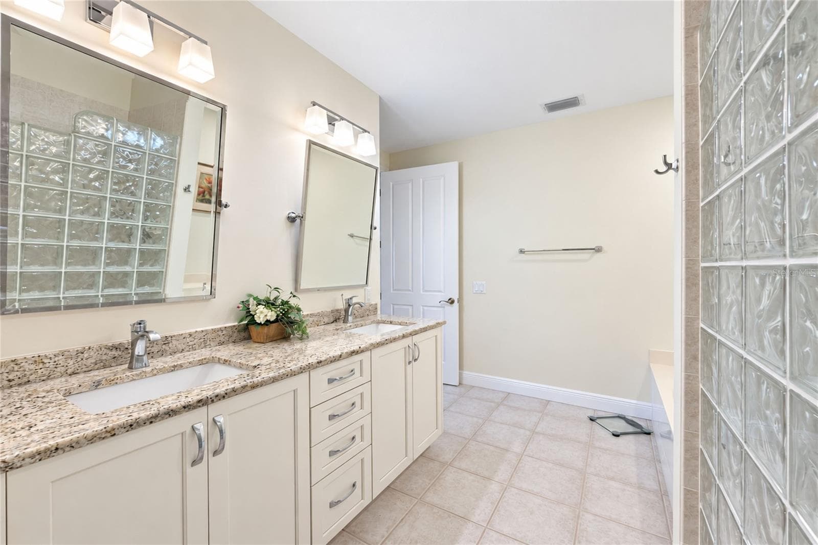 Condominium at 197 TARPON COVE BLVD #611, PUNTA GORDA, photo 57 of 75
