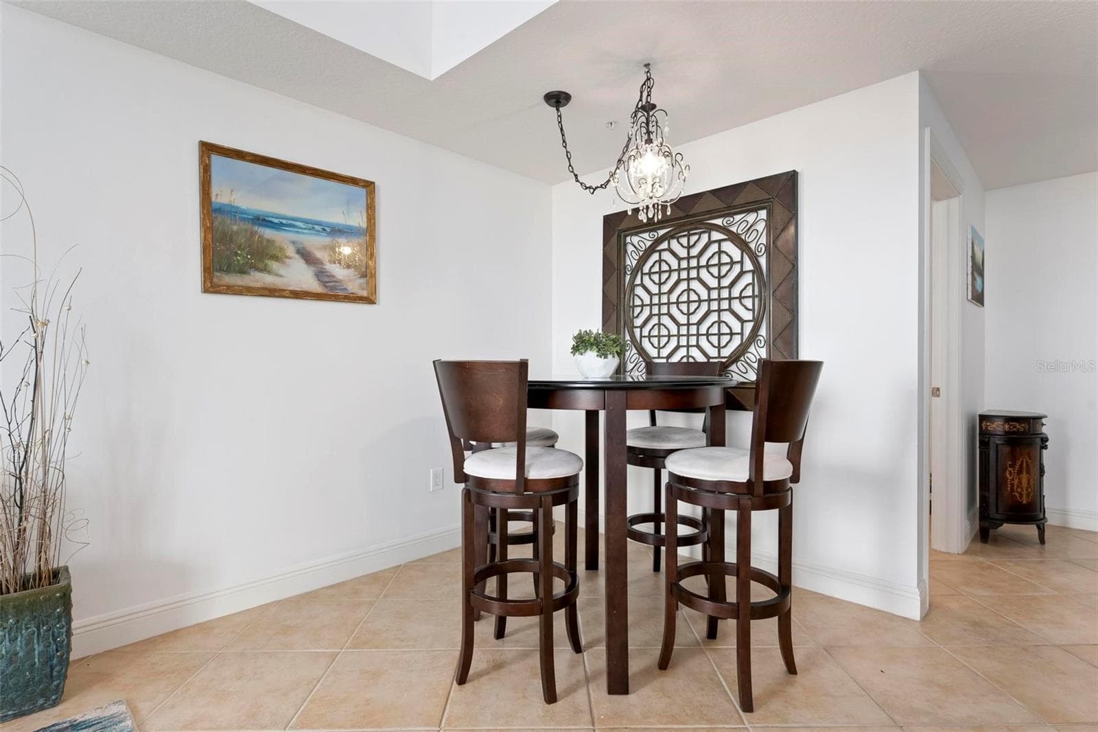 Dining area - 800 N TAMIAMI TRL #1504, SARASOTA