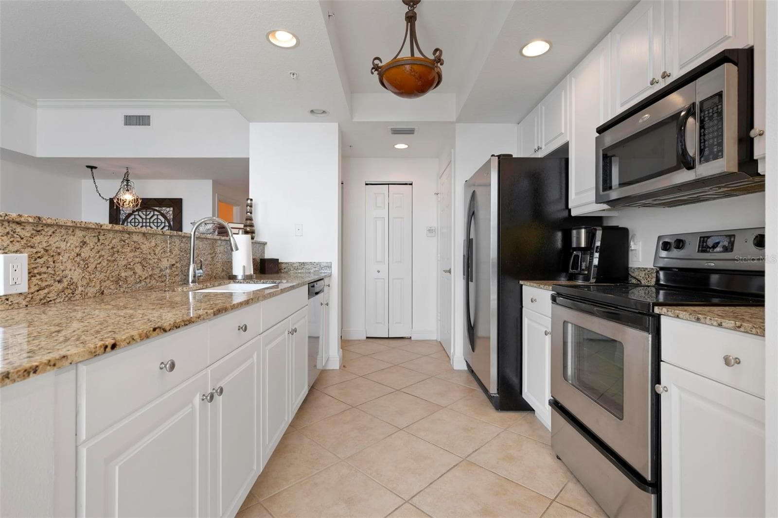 Condominium at 800 N TAMIAMI TRL #1504, SARASOTA, photo 12 of 38