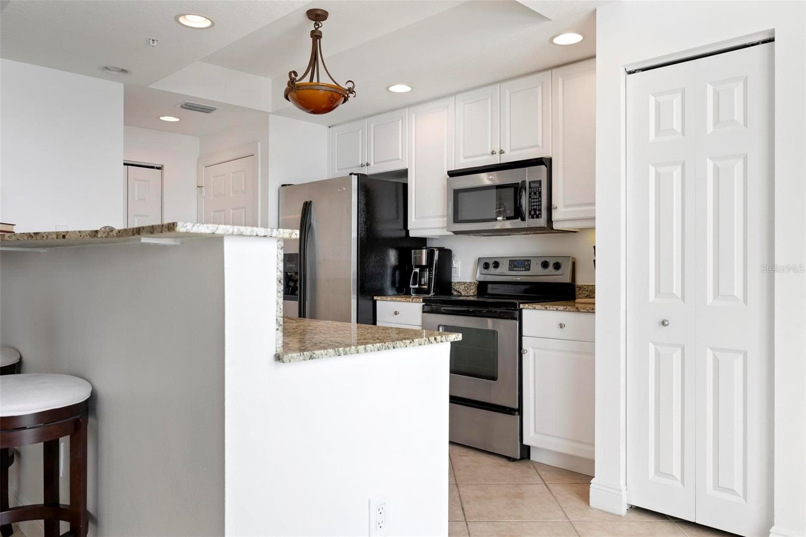 Condominium at 800 N TAMIAMI TRL #1504, SARASOTA, photo 13 of 38