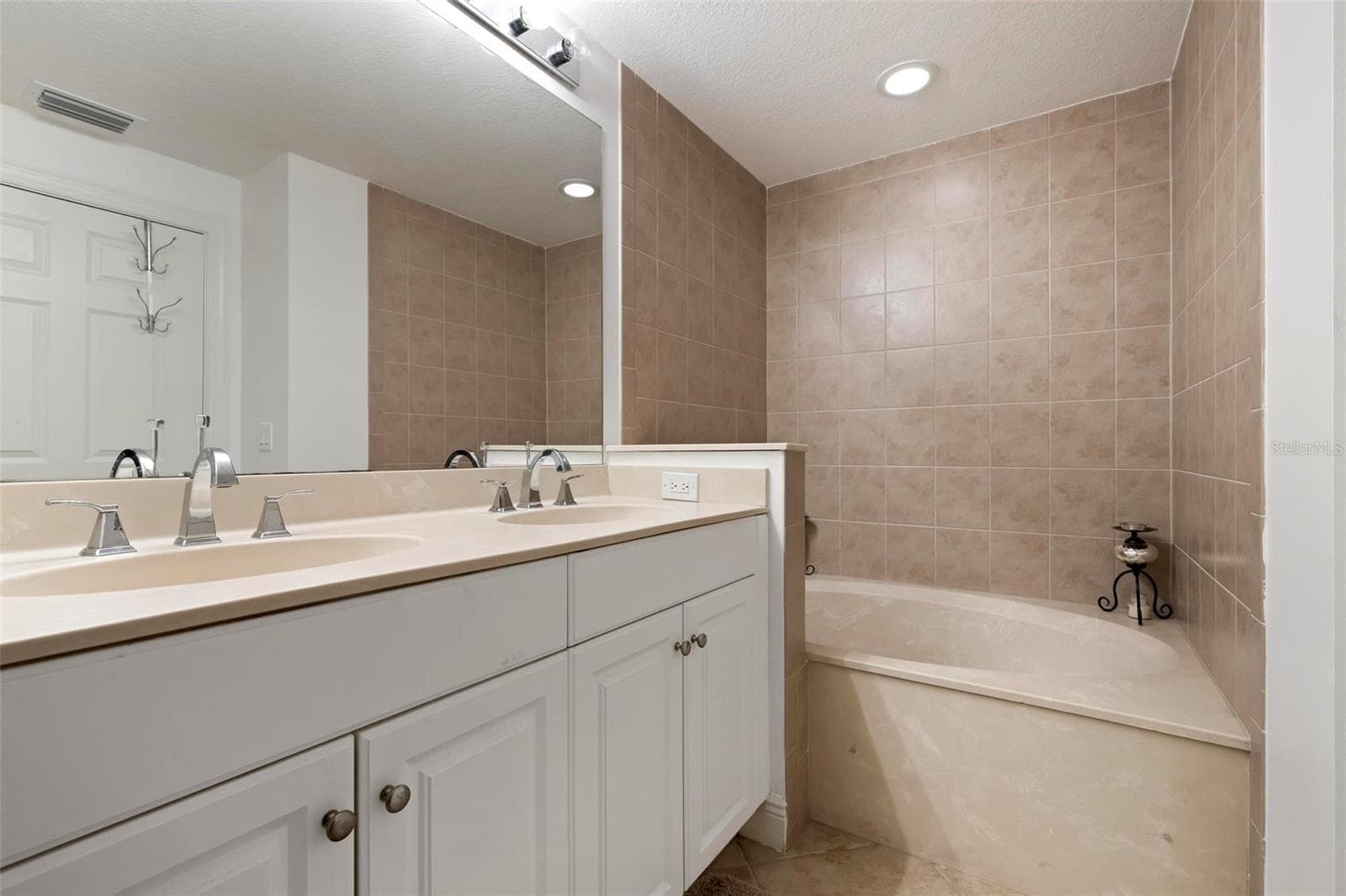 Primary Bath - 800 N TAMIAMI TRL #1504, SARASOTA