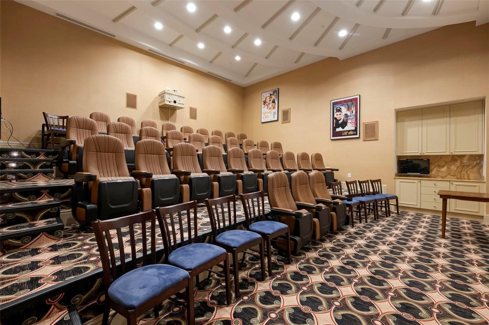 Theatre room - 800 N TAMIAMI TRL #1504, SARASOTA