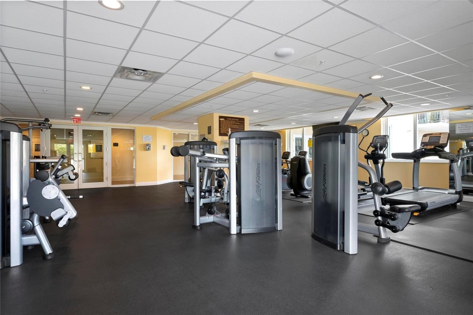 Condominium at 800 N TAMIAMI TRL #1504, SARASOTA, photo 29 of 38
