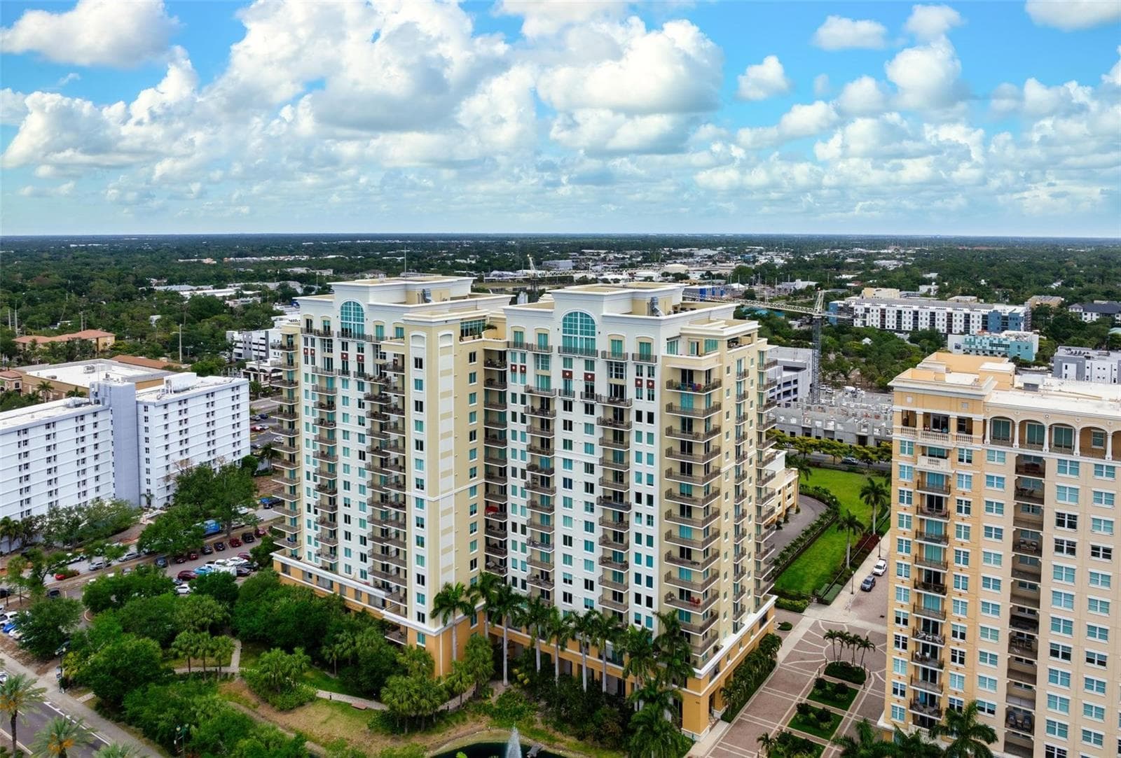 Condominium at 800 N TAMIAMI TRL #1504, SARASOTA, photo 37 of 38