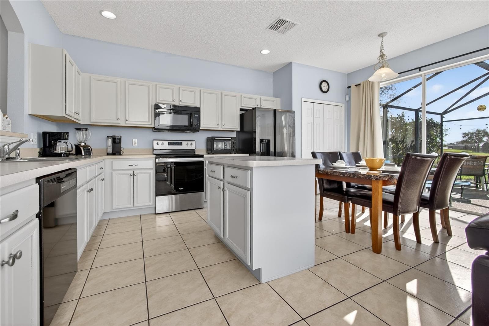 Single Family Residence at 2605 EMERALD ISLAND BLVD, KISSIMMEE, photo 19 of 56
