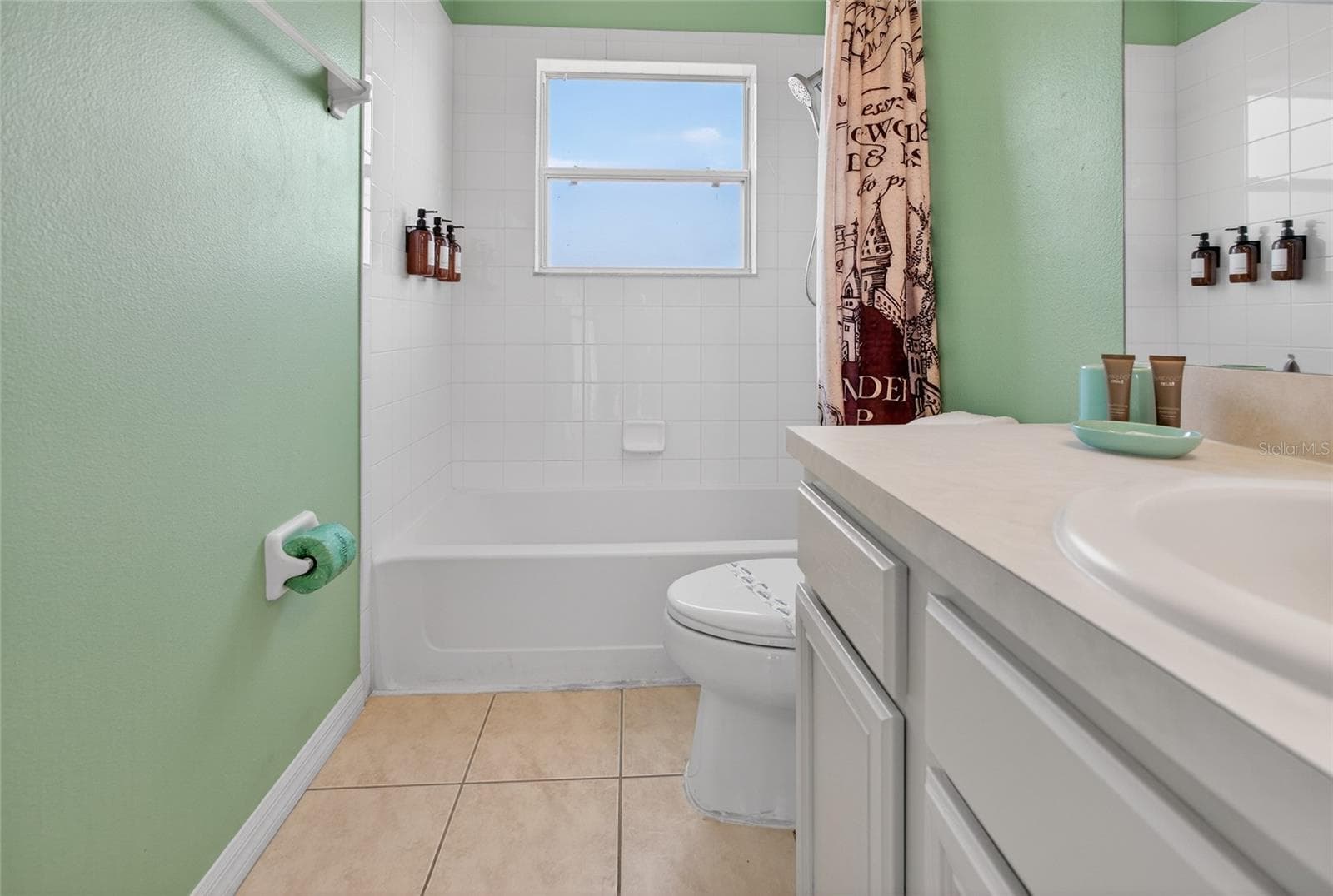 Single Family Residence at 2605 EMERALD ISLAND BLVD, KISSIMMEE, photo 34 of 56