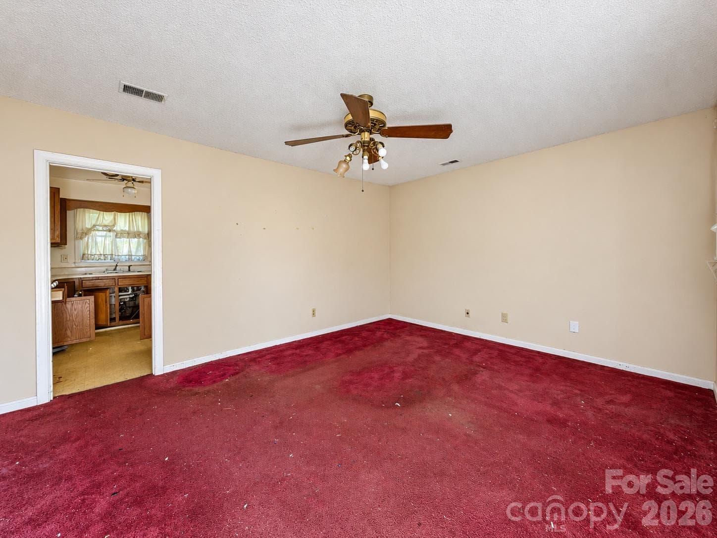 Single Family Residence at 2636 Dalecrest Drive, Charlotte, photo 2 of 19