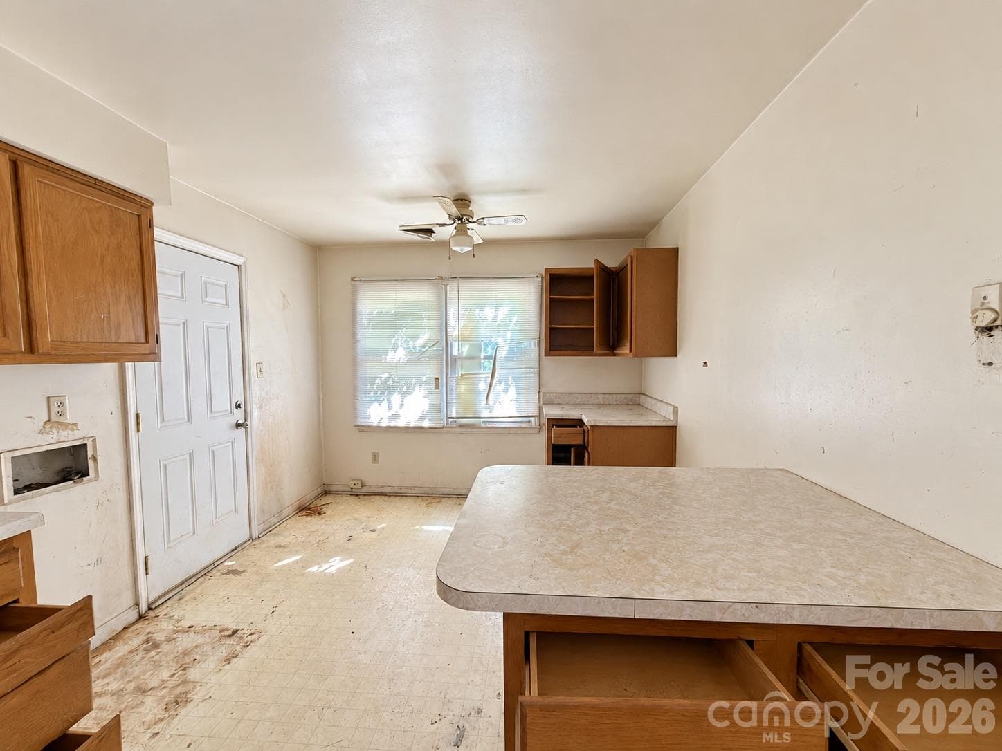 Single Family Residence at 2636 Dalecrest Drive, Charlotte, photo 8 of 19