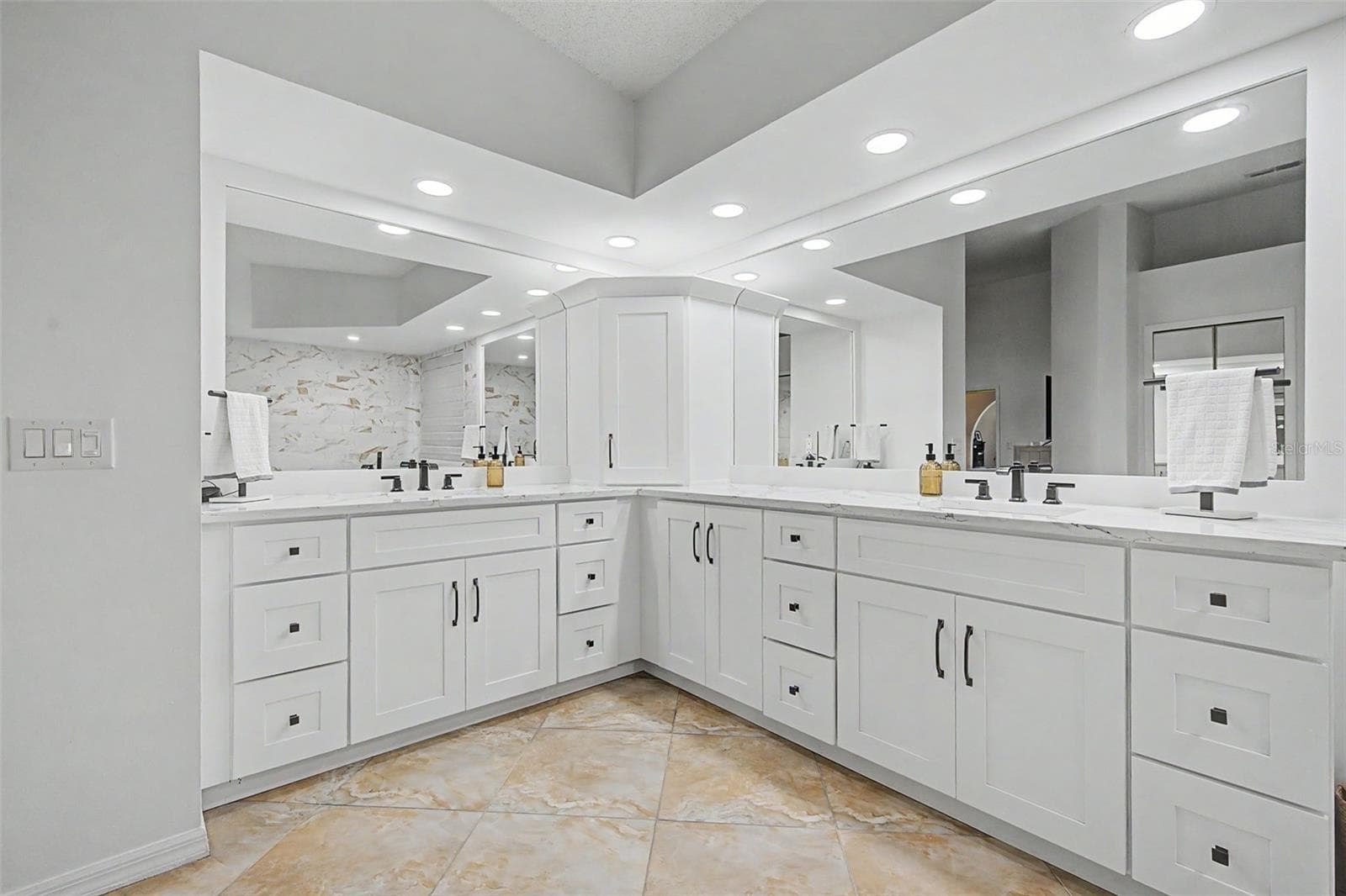 Condominium at 1290 CLAYS TRL #1403, OLDSMAR, photo 28 of 61