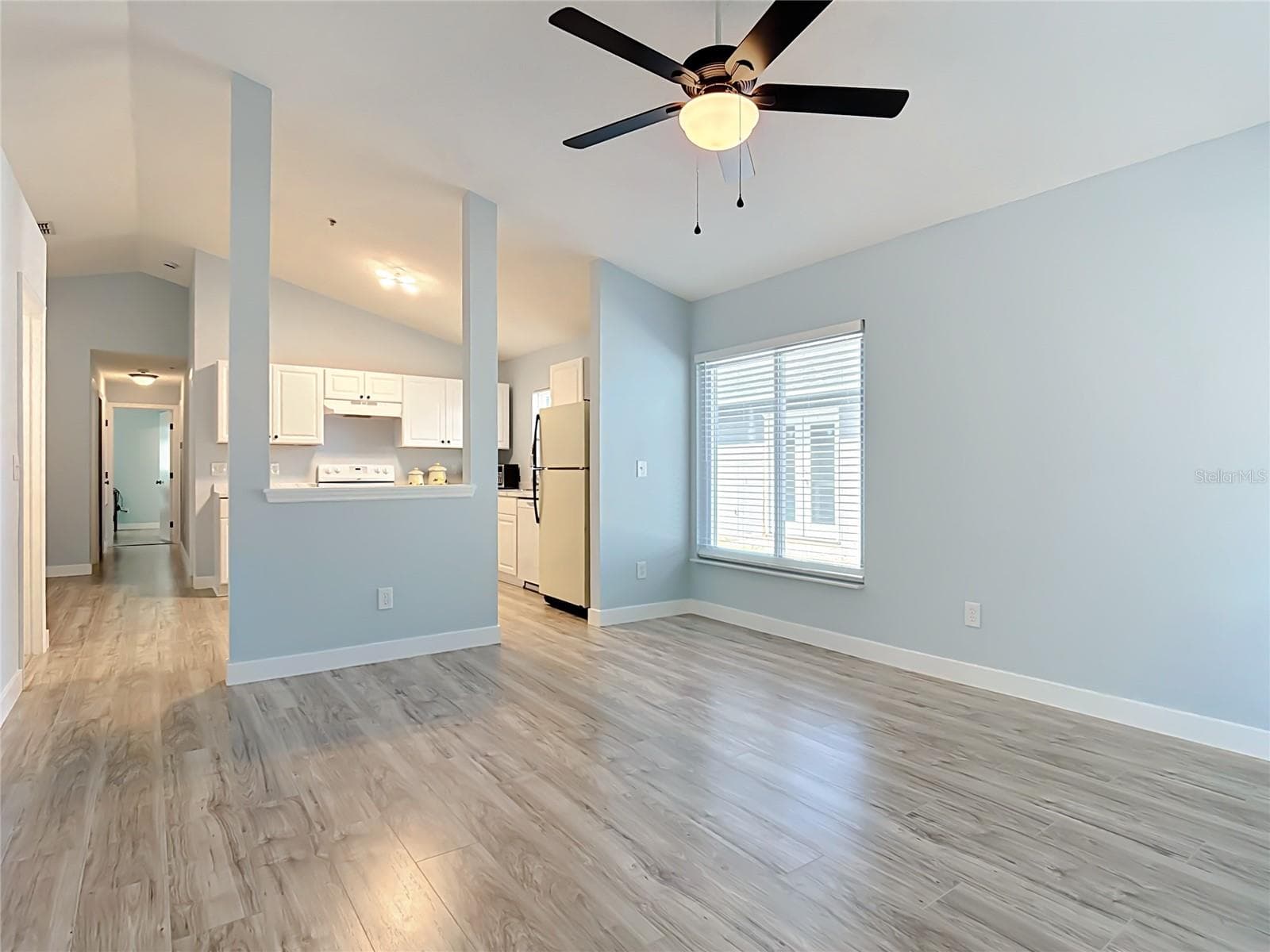Single Family Residence at 9684 HOLLYHILL DR, ORLANDO, photo 8 of 43