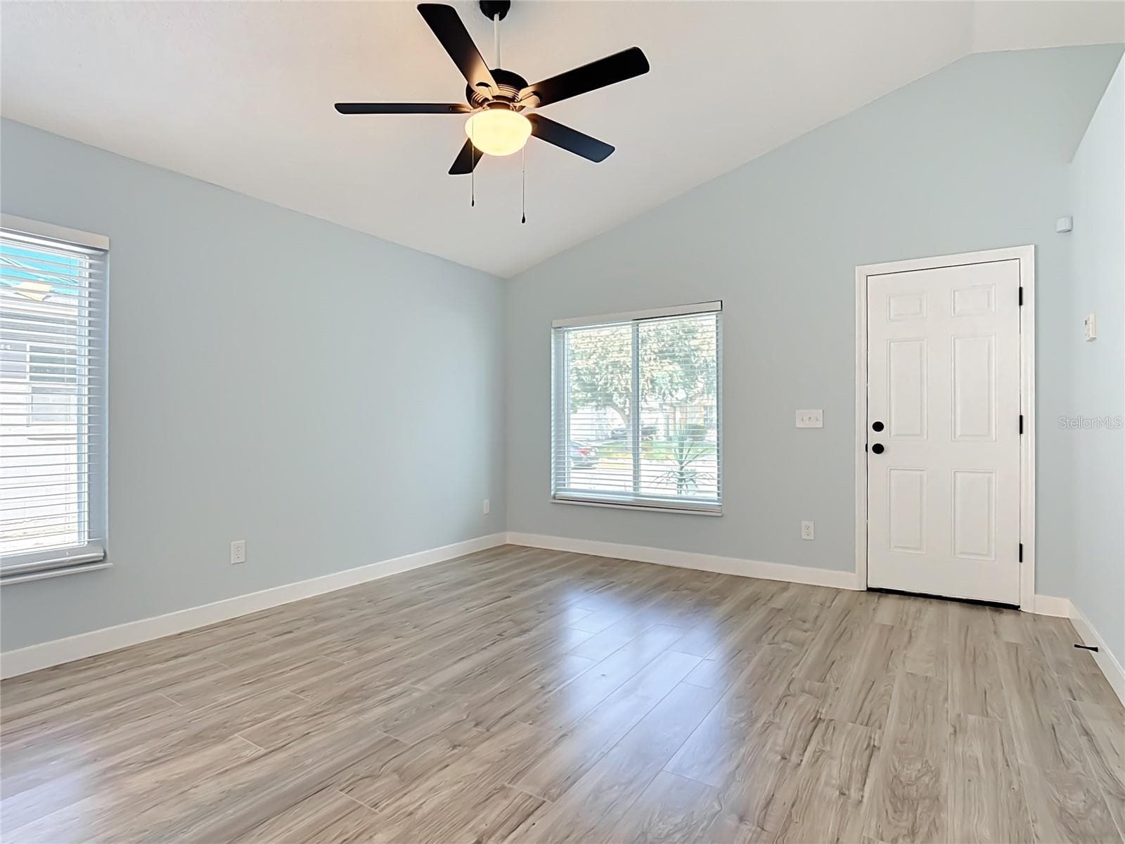 Single Family Residence at 9684 HOLLYHILL DR, ORLANDO, photo 9 of 43