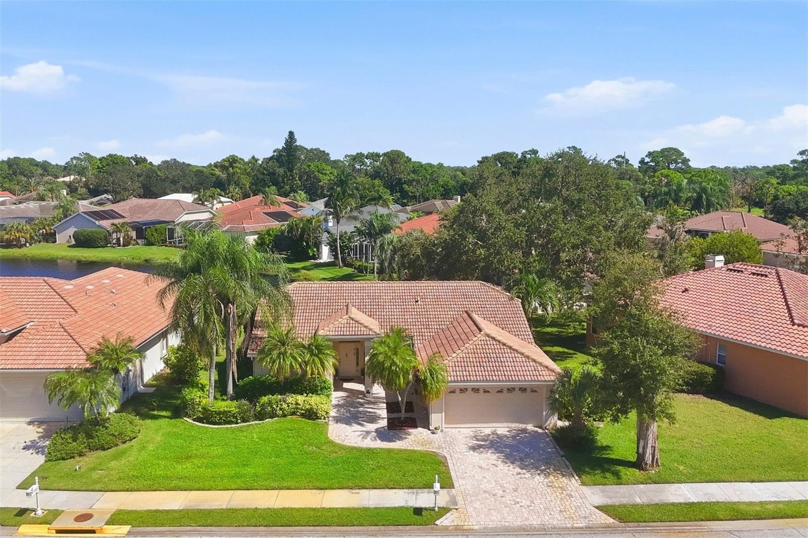 Single Family Residence at 4246 HEARTHSTONE DR, SARASOTA, photo 4 of 38