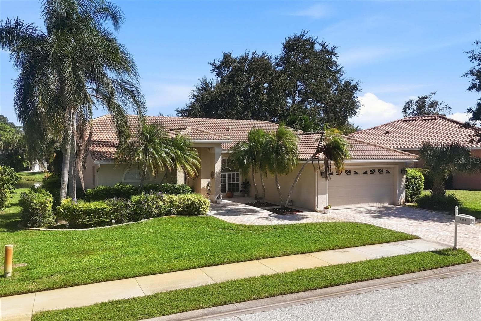 Single Family Residence at 4246 HEARTHSTONE DR, SARASOTA, photo 5 of 38