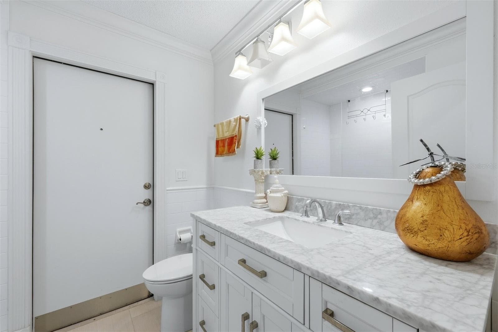 BATHROOM 2 - 4246 HEARTHSTONE DR, SARASOTA