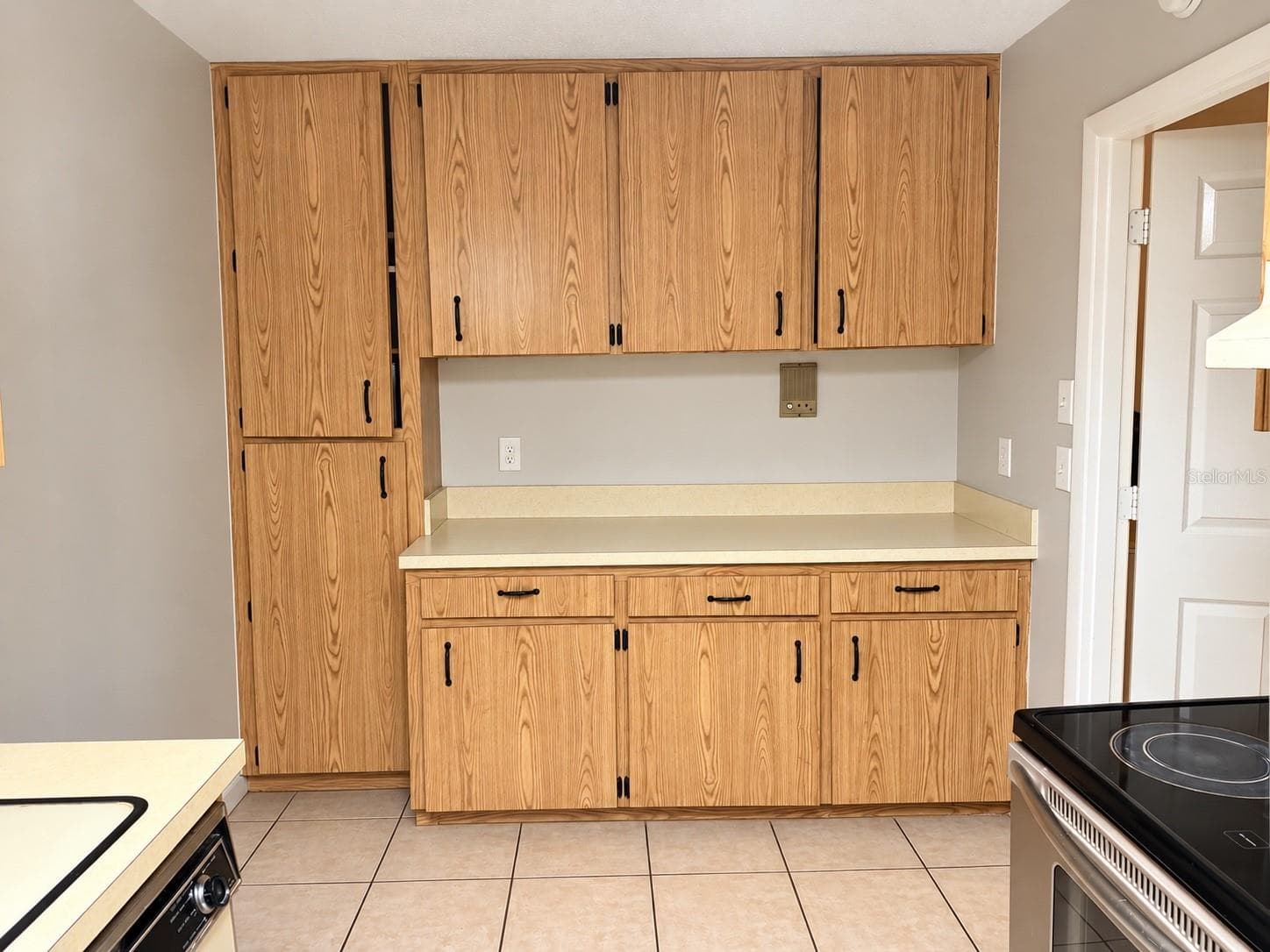 Single Family Residence at 1152 WATERVIEW BLVD W, LAKELAND, photo 8 of 22