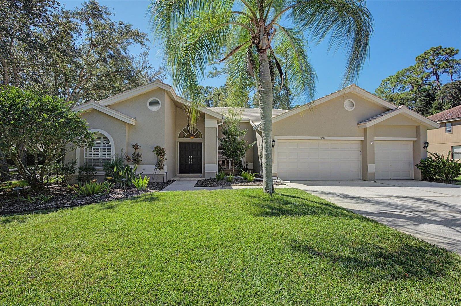 1558 E LAKE WOODLANDS PKWY