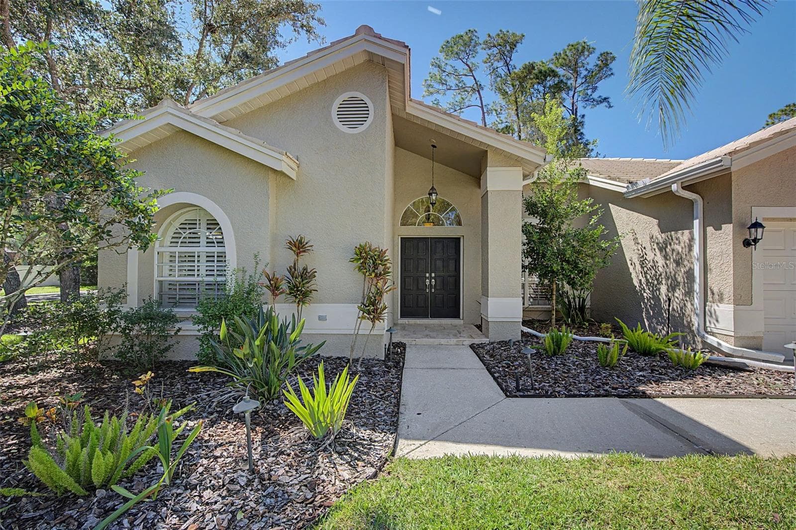 Single Family Residence at 1558 E LAKE WOODLANDS PKWY, OLDSMAR, photo 2 of 53