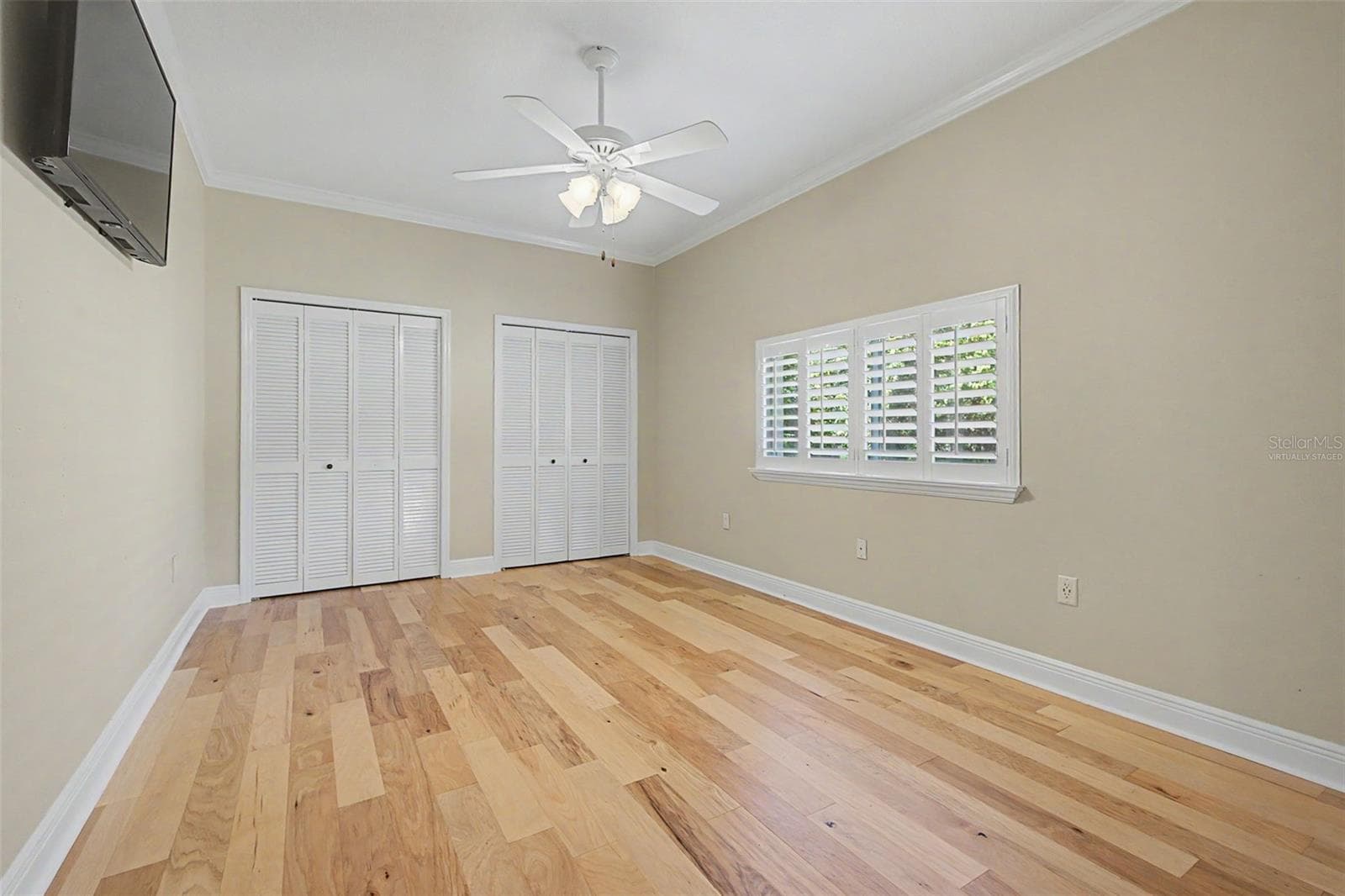 Virtually Staged - 1558 E LAKE WOODLANDS PKWY, OLDSMAR
