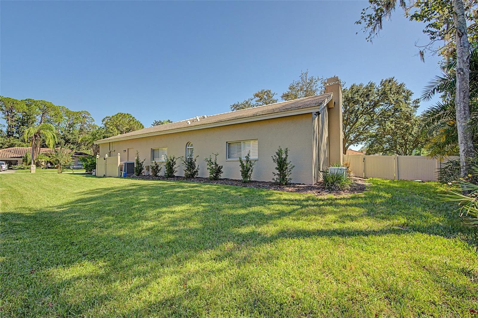 Single Family Residence at 1558 E LAKE WOODLANDS PKWY, OLDSMAR, photo 35 of 53