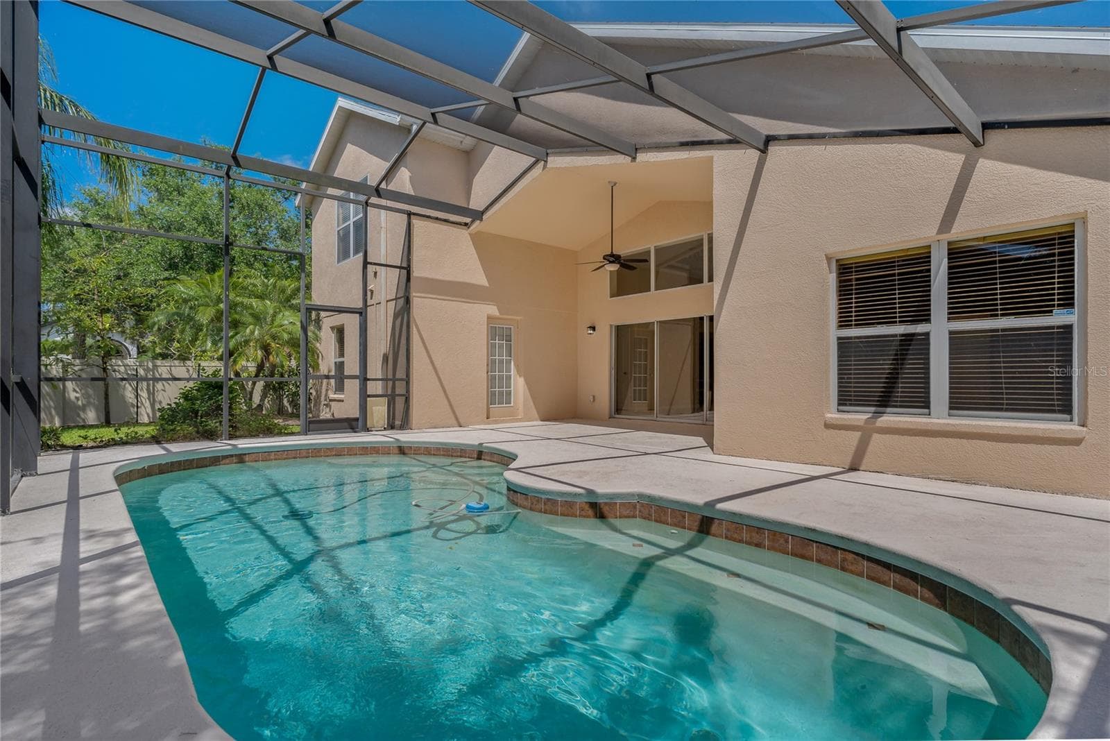 Single Family Residence at 8211 CANYON CREEK WAY, TAMPA, photo 4 of 78