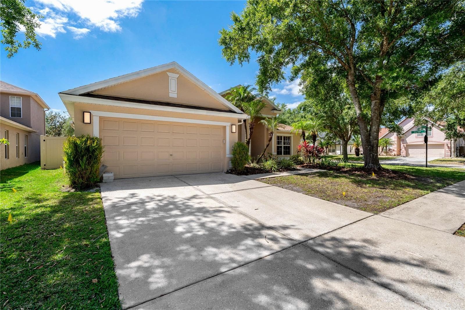 Single Family Residence at 8211 CANYON CREEK WAY, TAMPA, photo 6 of 78