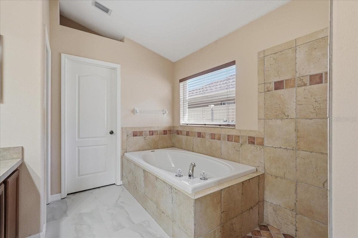 Single Family Residence at 8211 CANYON CREEK WAY, TAMPA, photo 31 of 78