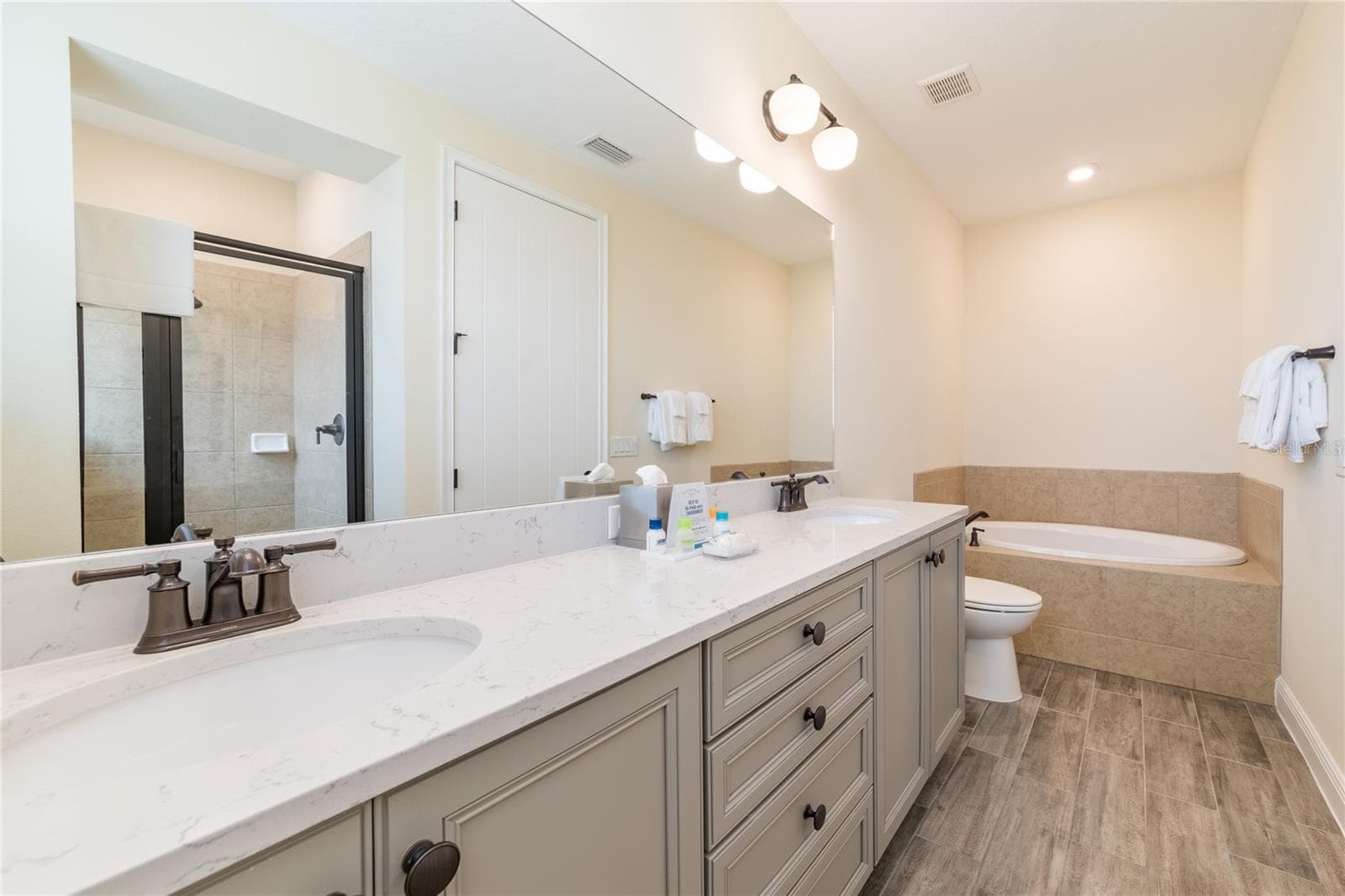 Single Family Residence at 8045 SURF ST, KISSIMMEE, photo 20 of 45