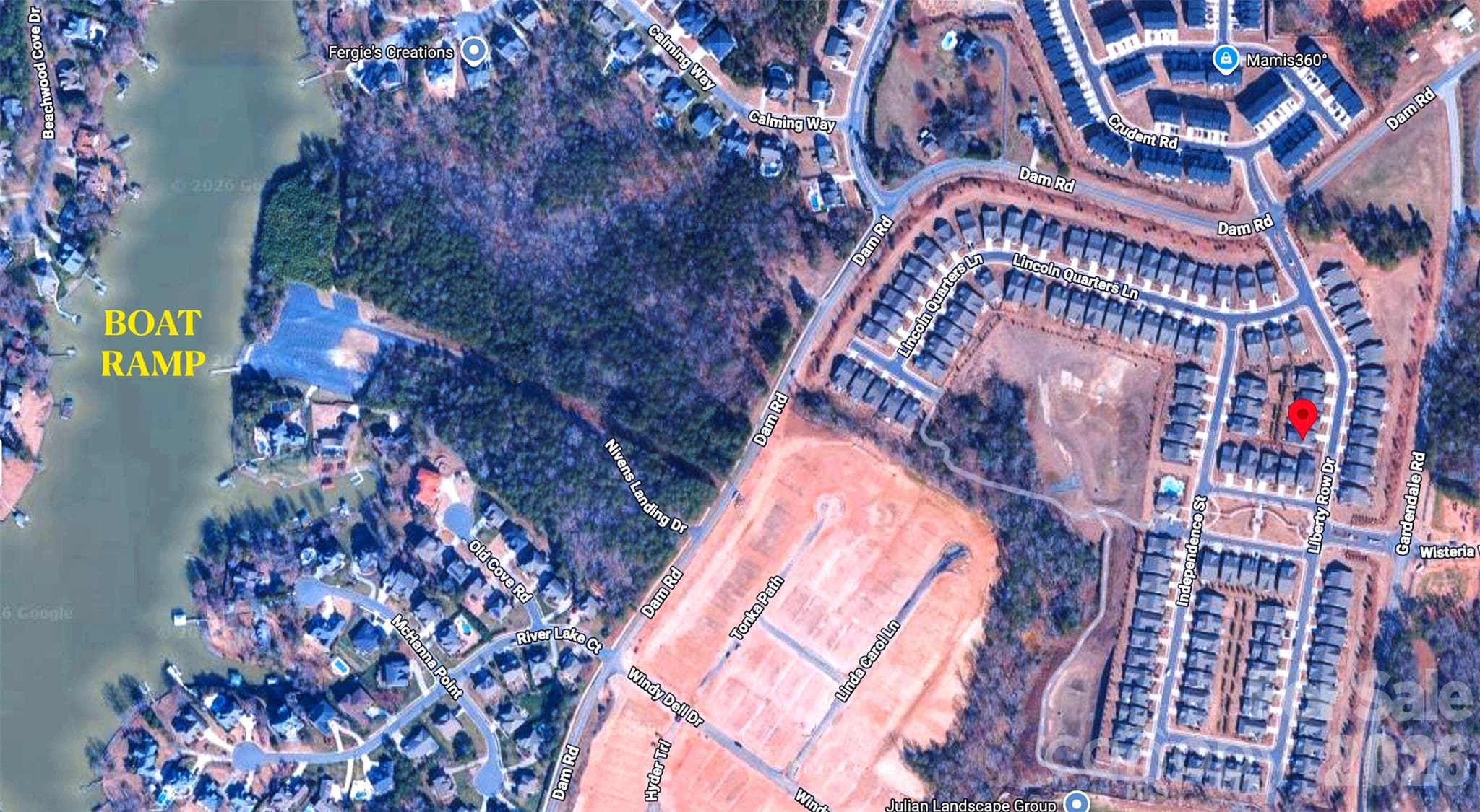 Nivens Creek Boat Landing (less than a mile) direct access to Lake Wylie - 1452 Liberty Row Drive, Tega Cay