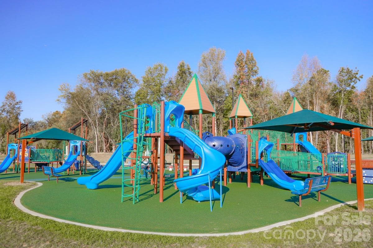 Catawba Park - Tega Cay (approx 1 mile) multiple sports fields, playground, walking trails - 1452 Liberty Row Drive, Tega Cay