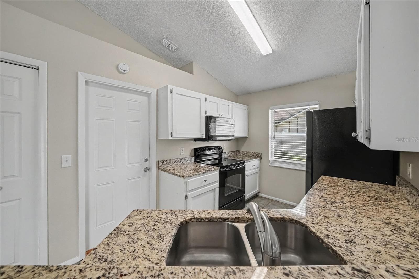 Single Family Residence at 1533 CYPRESS WOODS CIR, ST CLOUD, photo 11 of 23