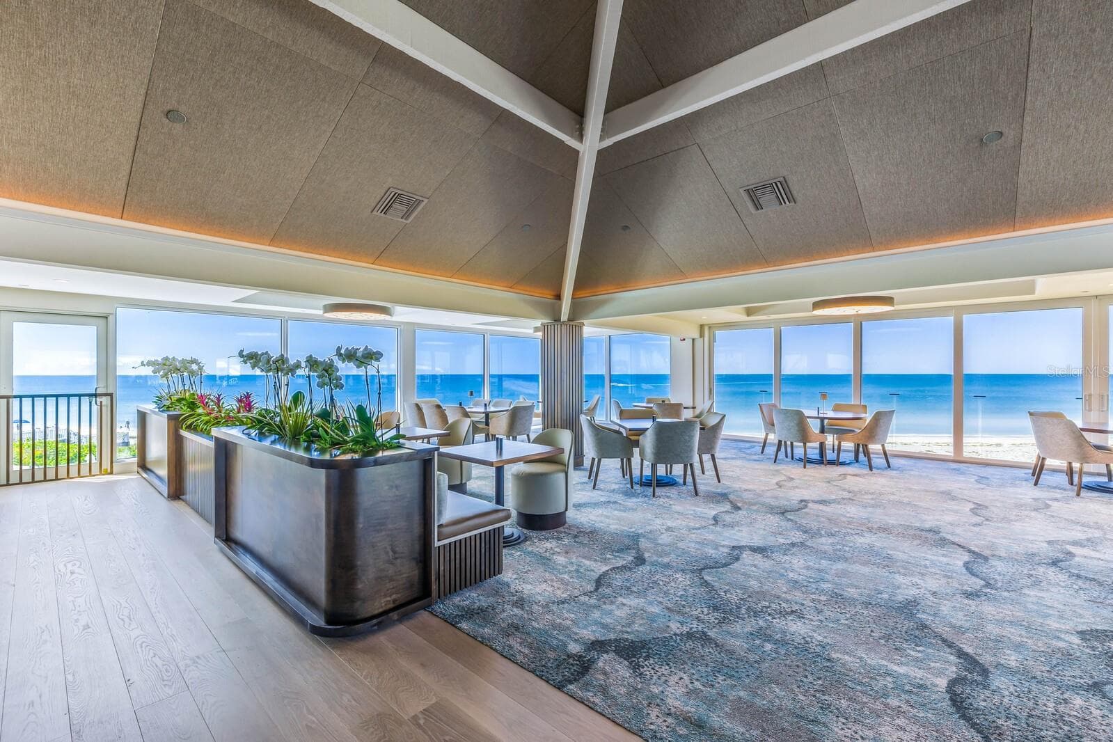 Upper Deck Lounge - Main Clubhouse Boca Grande Club - 5850 GASPARILLA RD #M4, BOCA GRANDE