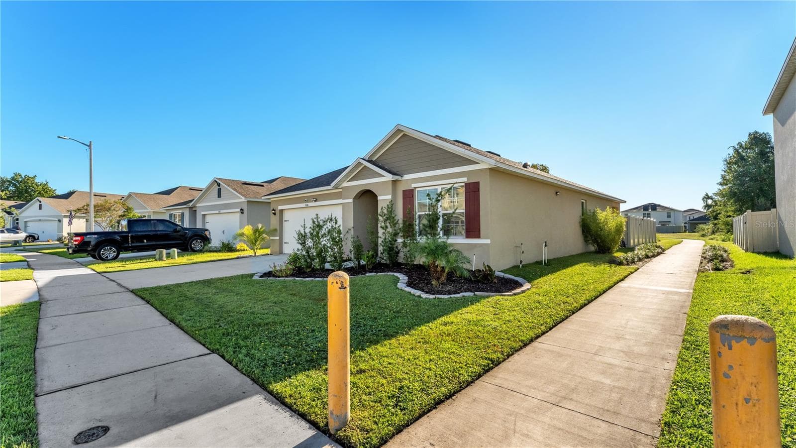 Single Family Residence at 5606 SILTSTONE ST, LAKELAND, photo 3 of 34