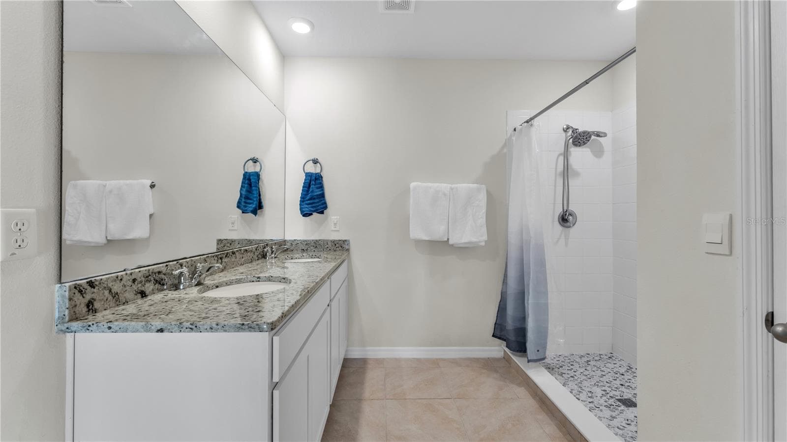 Single Family Residence at 5606 SILTSTONE ST, LAKELAND, photo 17 of 34