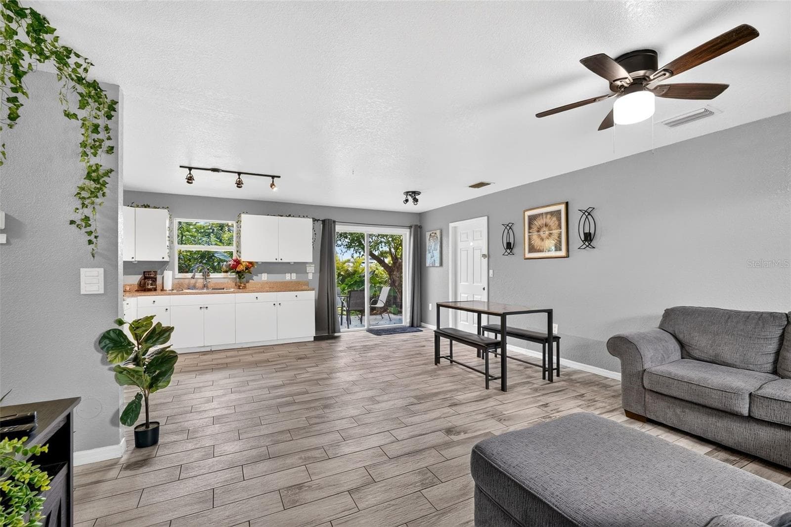Single Family Residence at 21883 CATHERINE AVE, PORT CHARLOTTE, photo 8 of 38