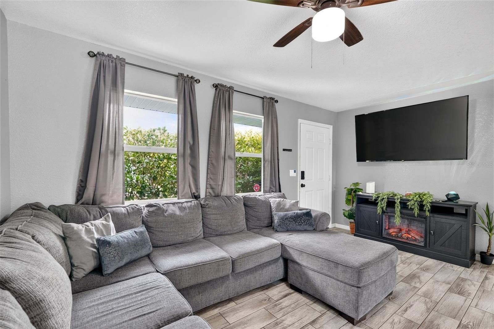 Single Family Residence at 21883 CATHERINE AVE, PORT CHARLOTTE, photo 10 of 38