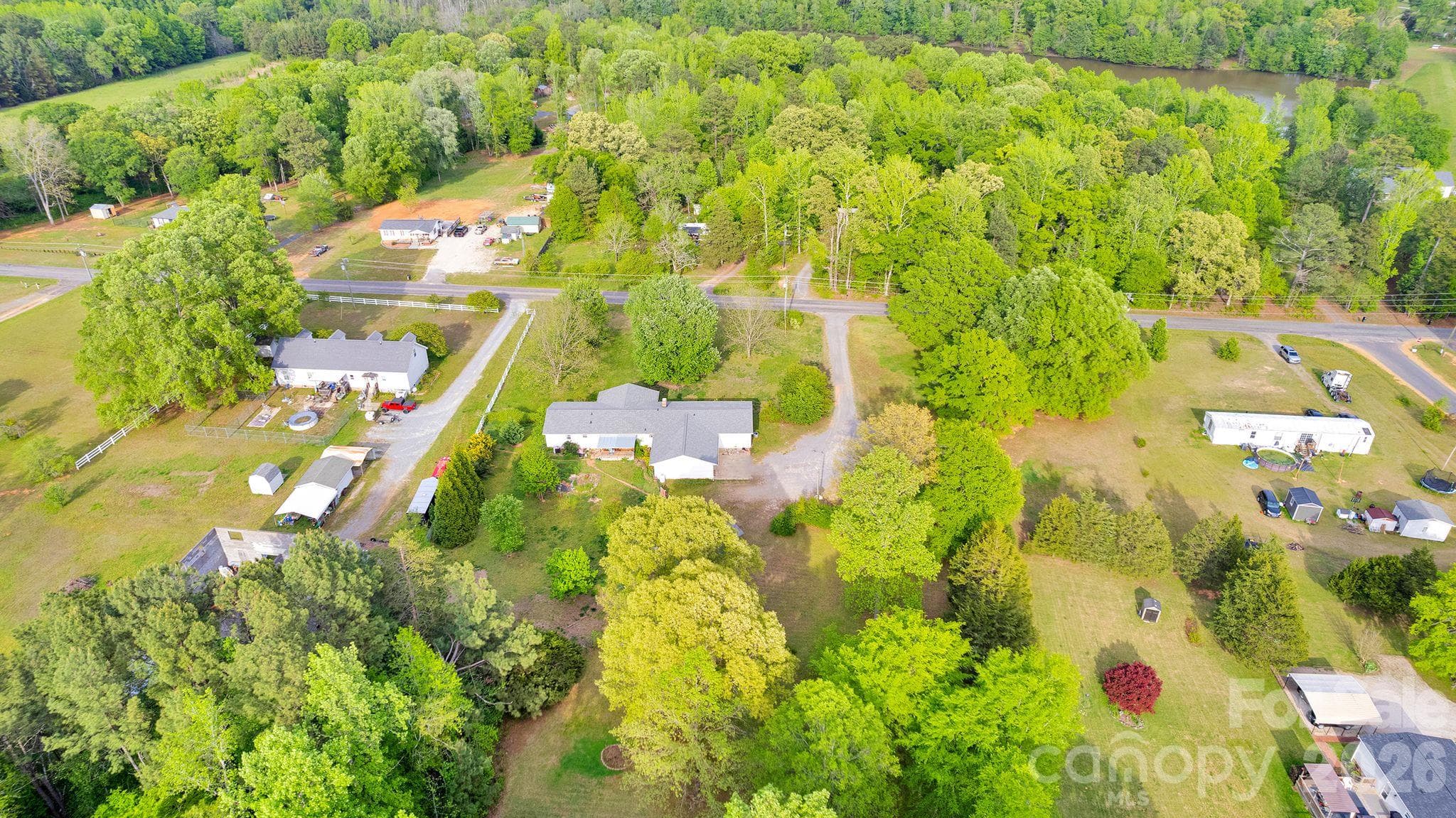 Single Family Residence at 1260 Russell Road, Rock Hill, photo 4 of 48