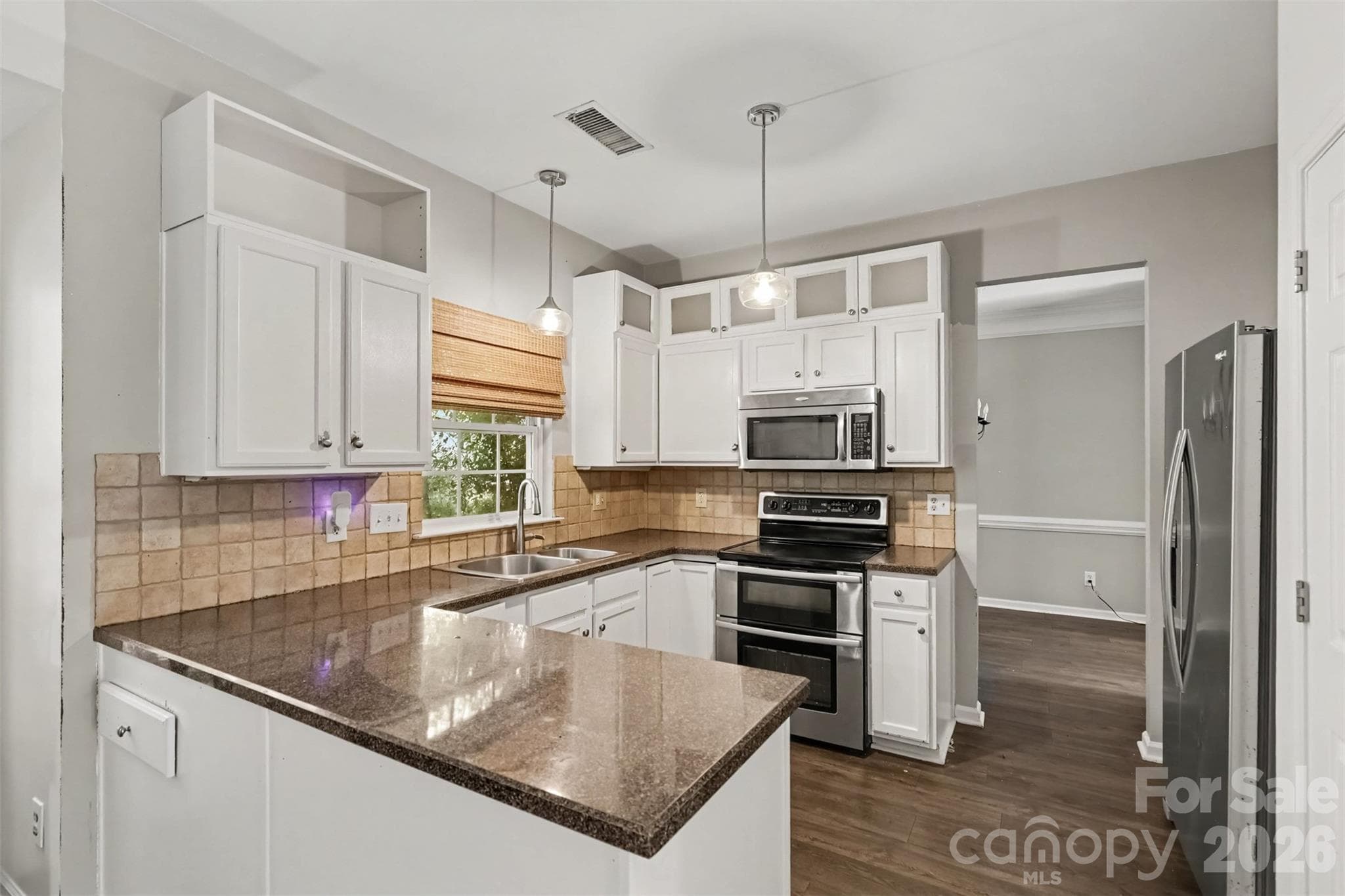 Single Family Residence at 9423 Willow Tree Lane, Charlotte, photo 13 of 38